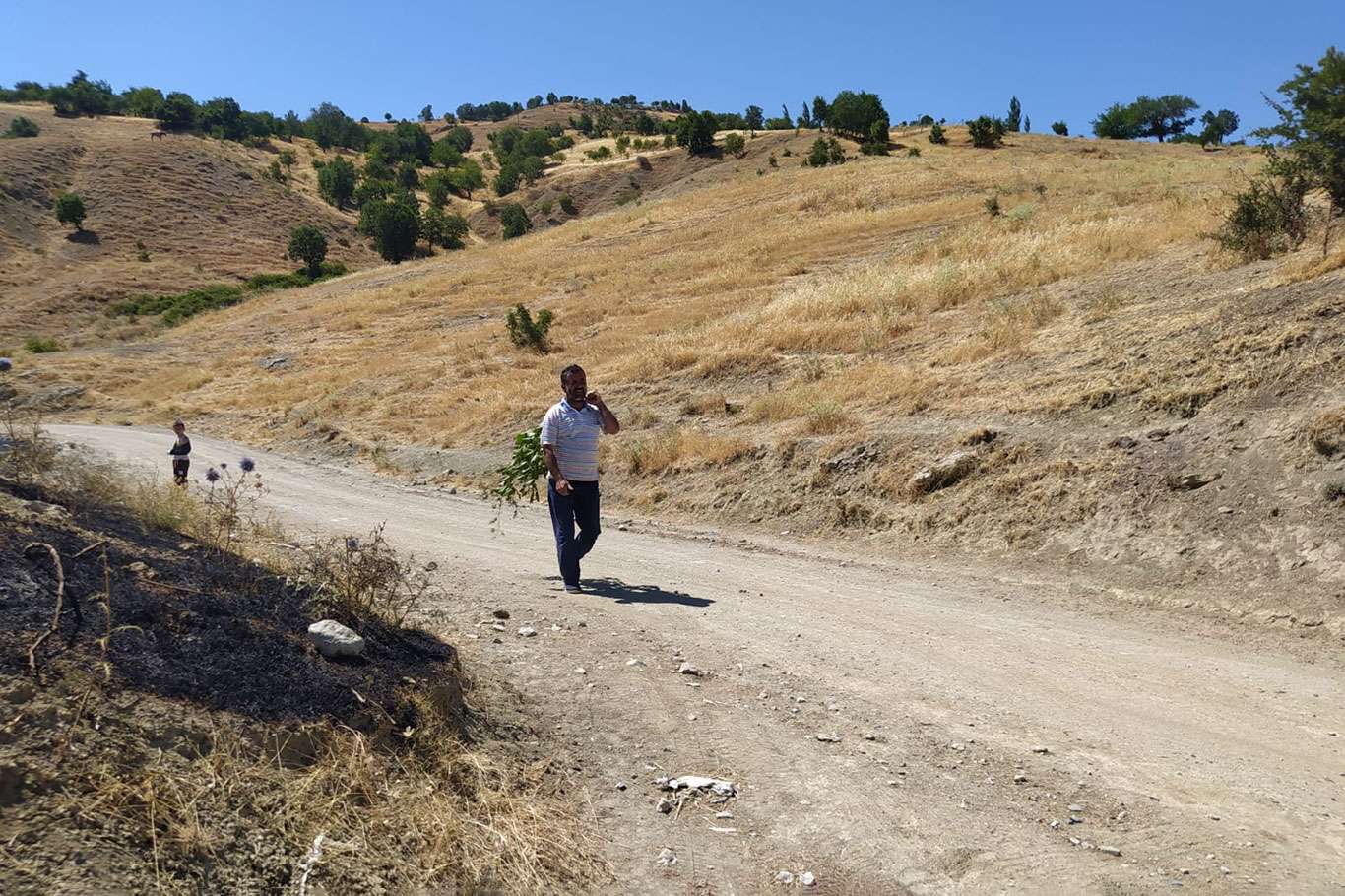 Çüngüş'te kırsal alanda çıkan yangın büyümeden söndürüldü Çüngüş'te kırsal alanda çıkan yangın büyümeden söndürüldü